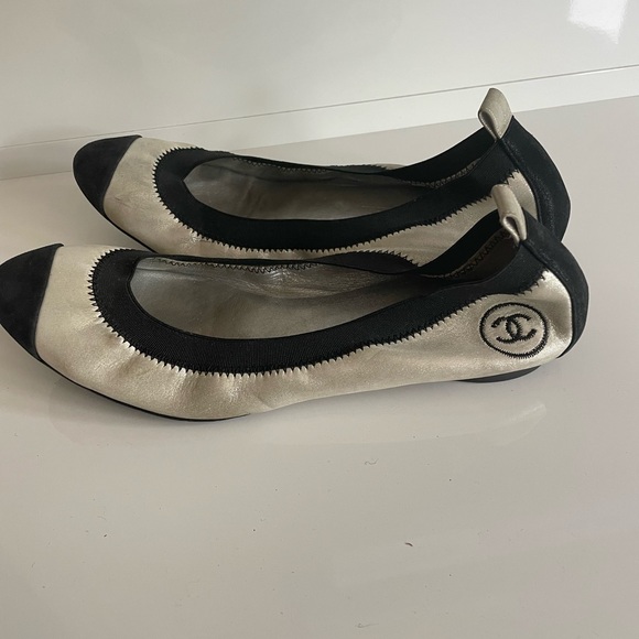 Authentic Chanel Flats Silver/Black Size 38 - Picture 1 of 5